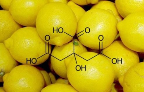 Immagine dei limoni da cui si può estrarre acido citrico